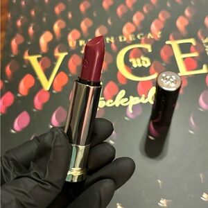 ✨New✨Urban Decay Vice Lipstick✨      After Dark